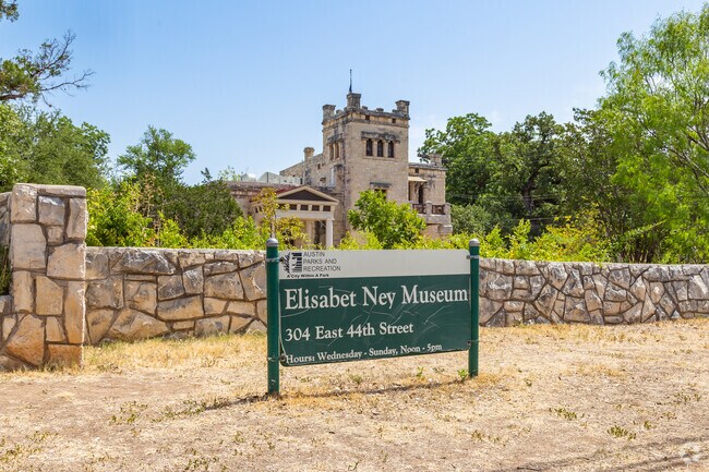 Tourists and locals of Hyde Park enjoy the Elisabet Ney Museum.