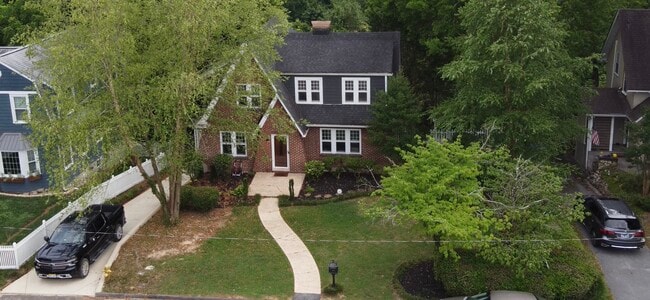 Front of house 2 - 3312 Windsor Ct