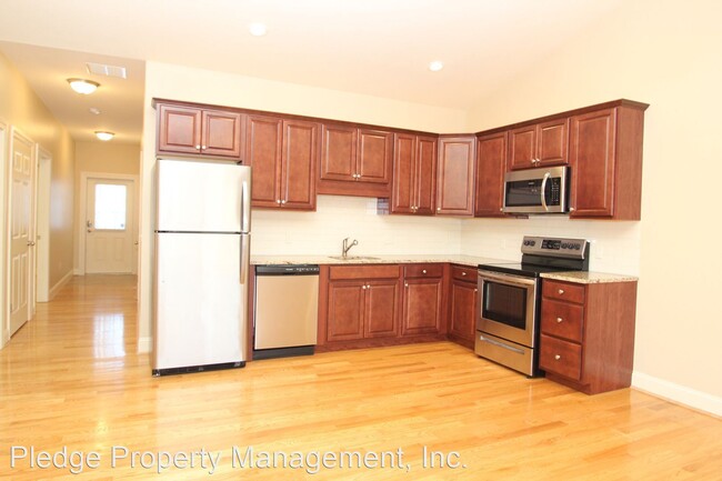 Building Photo - 101-208 Fieldstone Ln
