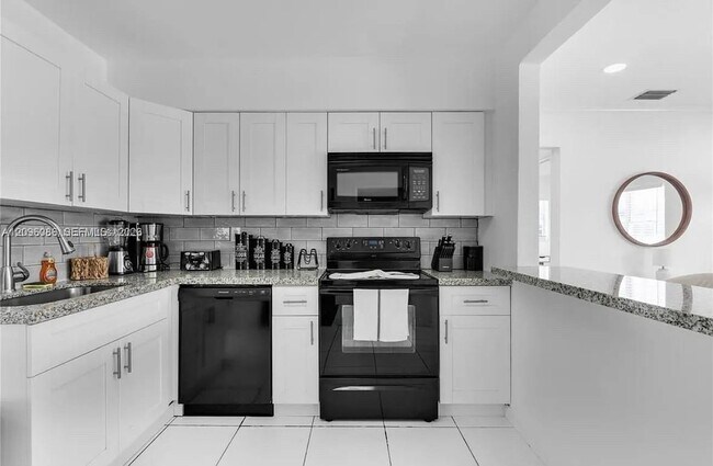Foto del edificio - 6445 SW 22nd Ct