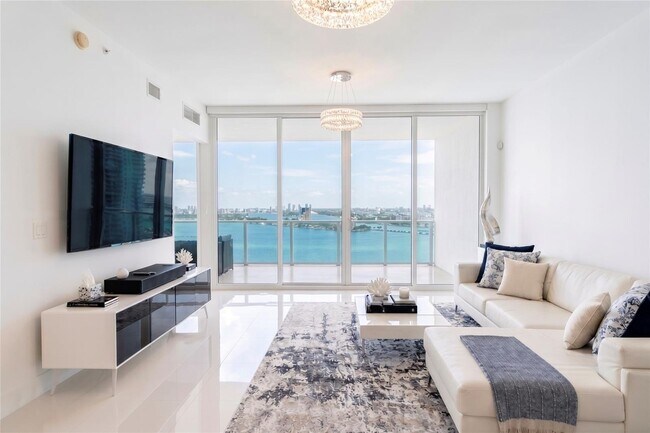 Foto del edificio - 2020 N Bayshore Dr