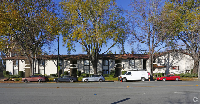 Building Photo - Mission Villa Apartments