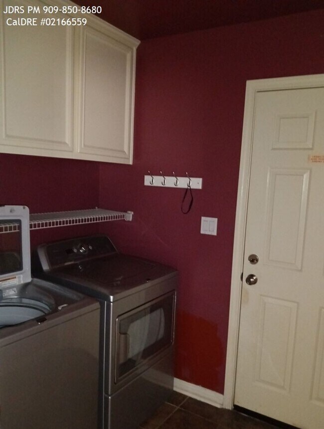 Foto del edificio - Chino Hills 5 bedroom Home with Swimming Pool