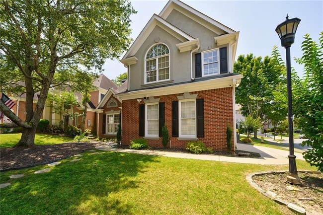 Building Photo - 2226 Wayside Dr