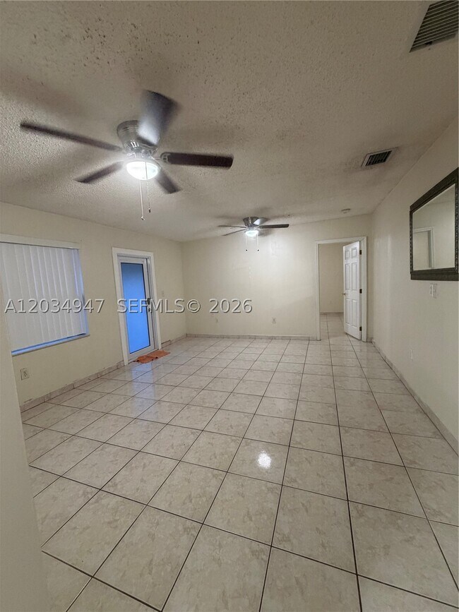 Building Photo - 15431 SW 101st Ave