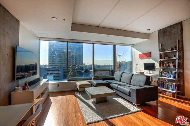 Foto del edificio - 1155 S Grand Ave
