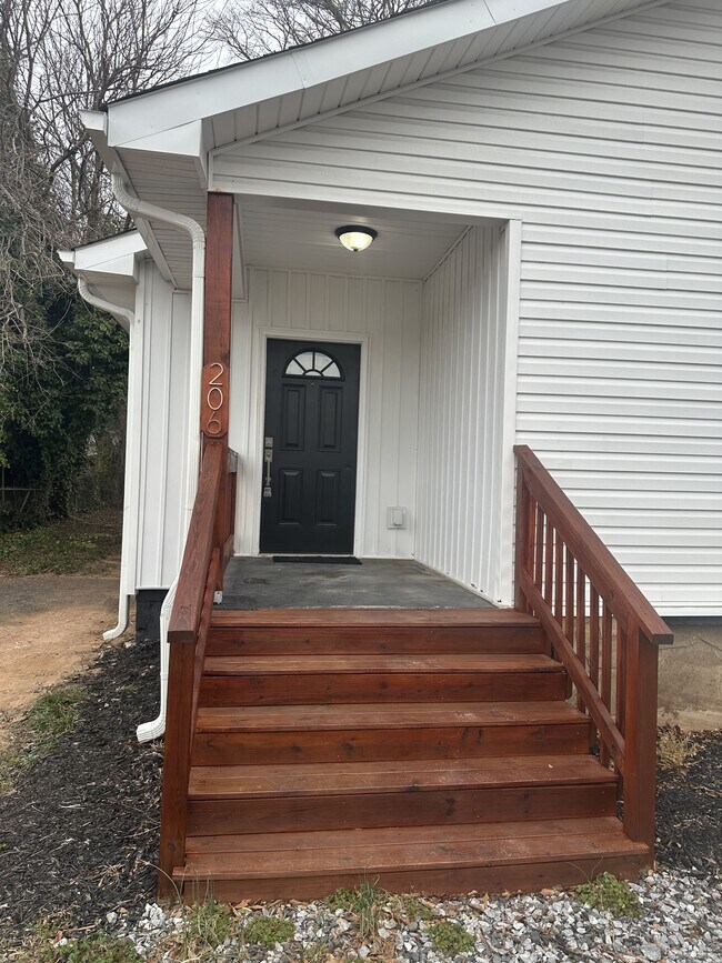 Building Photo - 206 Boundary Dr