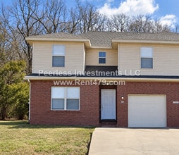 Building Photo - 1043 Vale St
