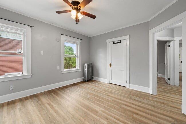 Building Photo - 23 Spicer Ave