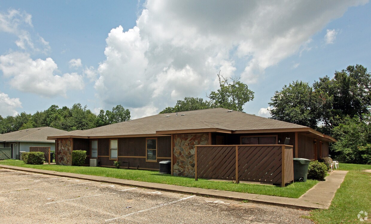 Primary Photo - 8160 Stonebrook Dr