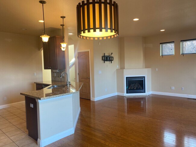 Foto del edificio - Reno Townhome with City Views!