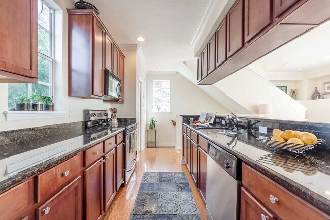 Kitchen - 509 S Matanzas Ave