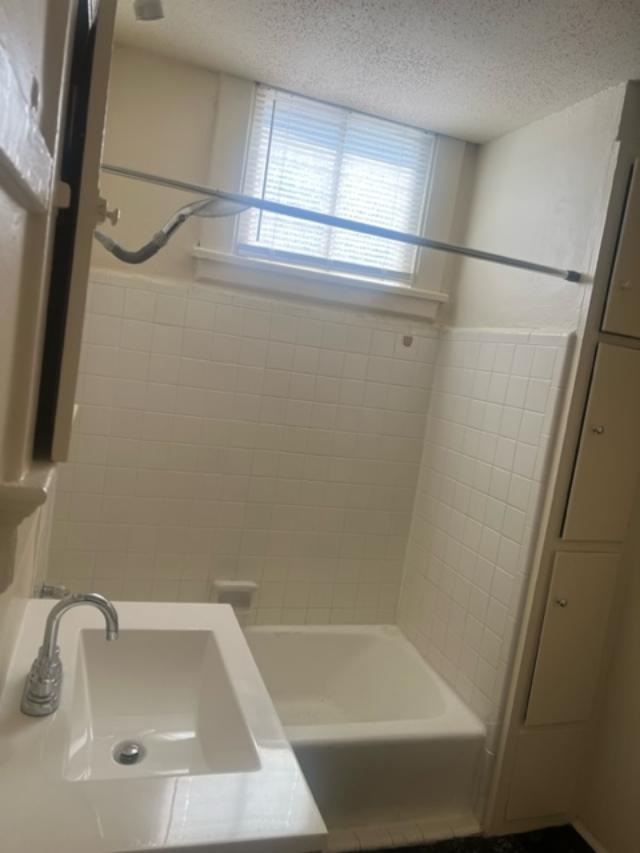 Foto del edificio - 2221 Napoleon Ave