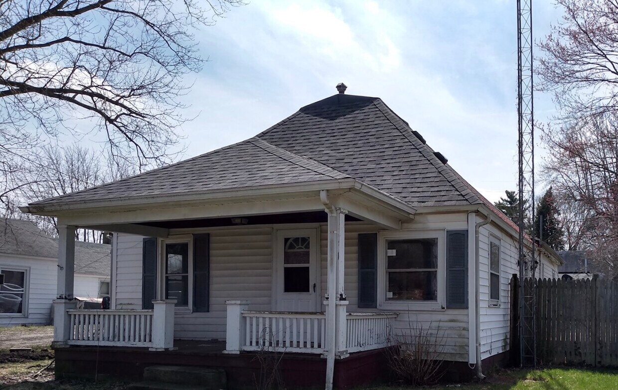 Primary Photo - 304 E North St