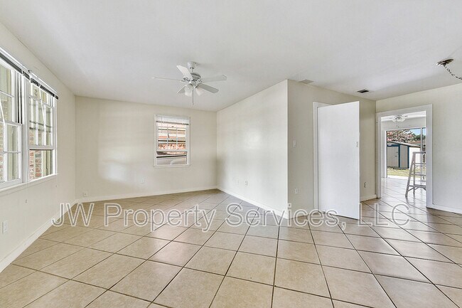 Building Photo - 6501 Lafreniere St