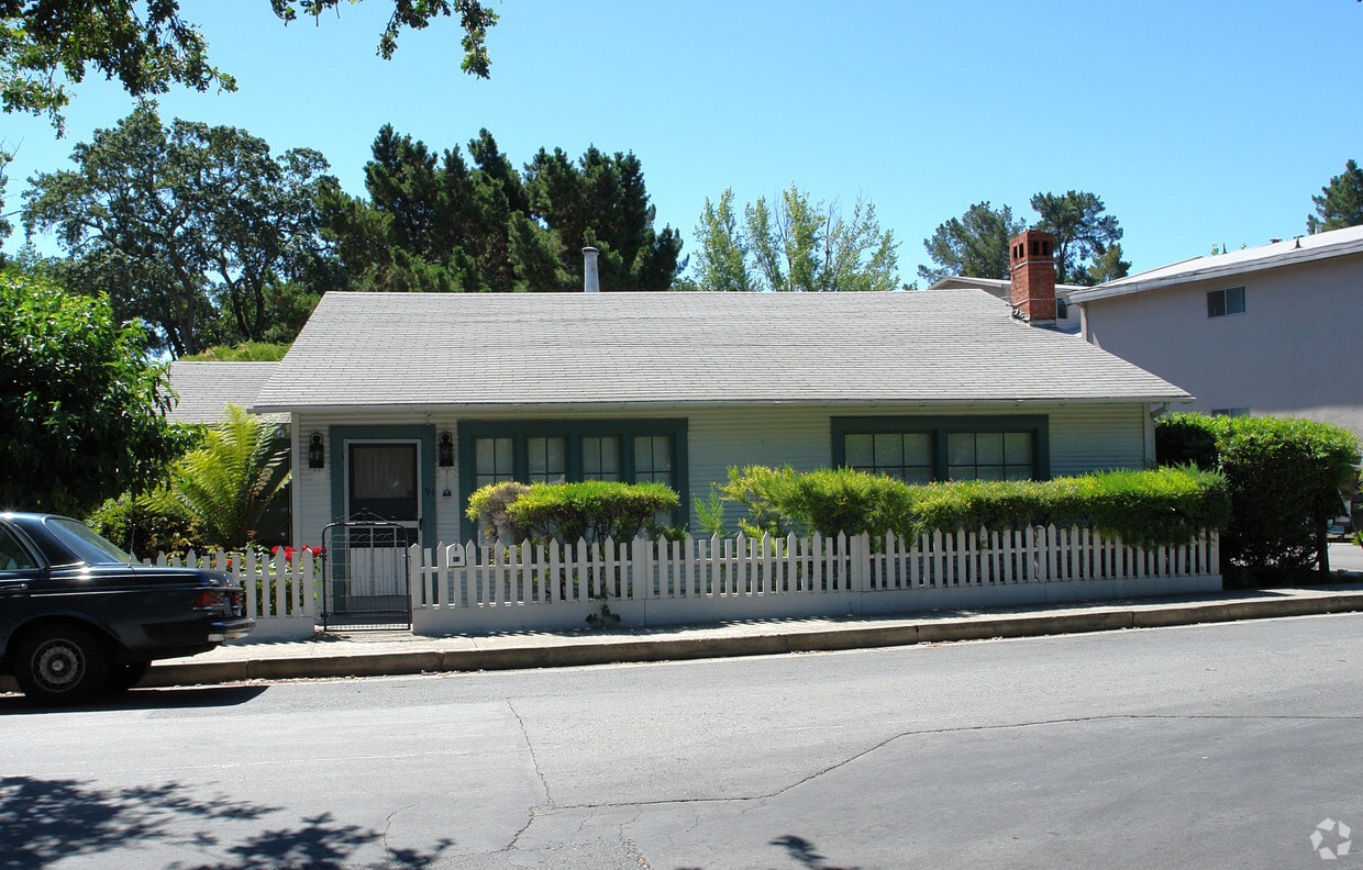 Building Photo - 91 Lafayette Cir