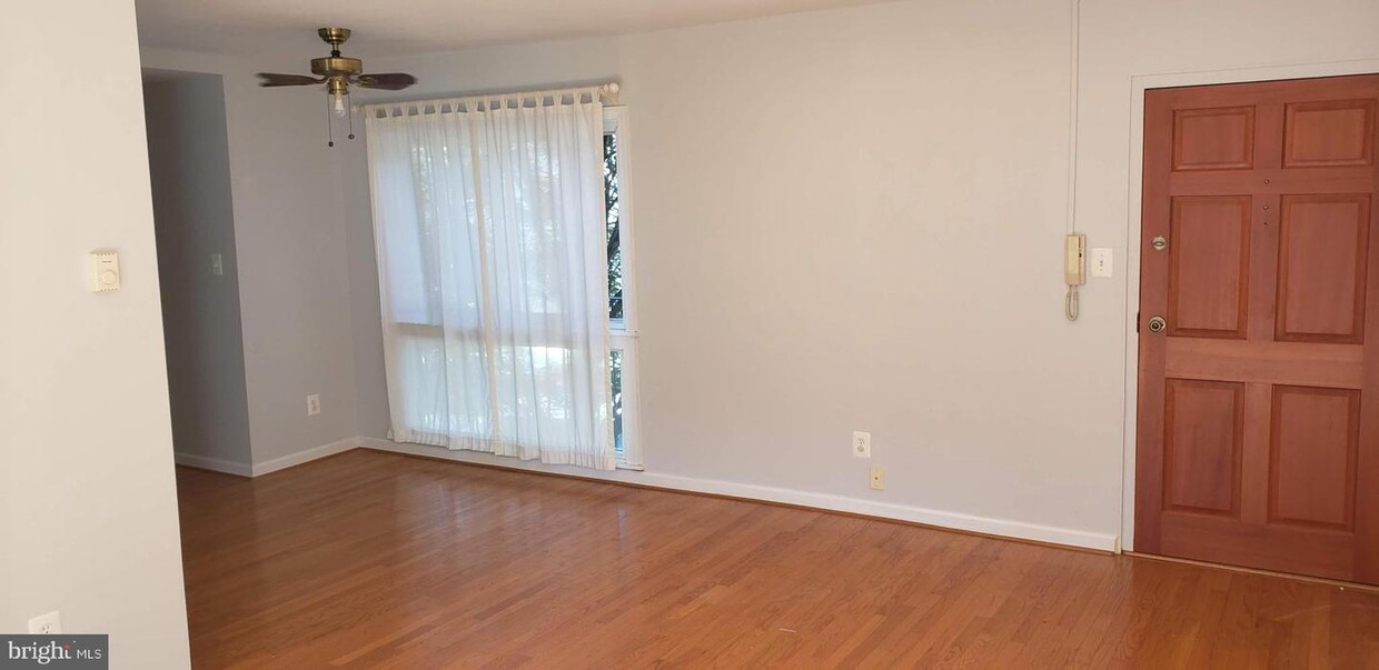 Primary Photo - 720 W Glebe Rd