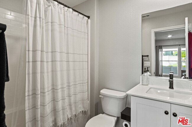 Building Photo - 716 Sienna Way