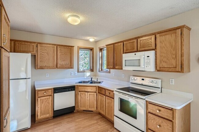 Foto del edificio - 9607 Hallmark Ave S, Cottage Grove, MN, 55016