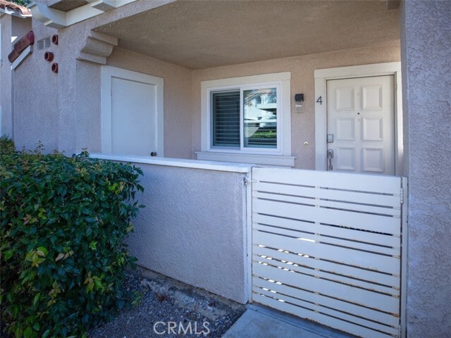 Building Photo - 4 Gavilan