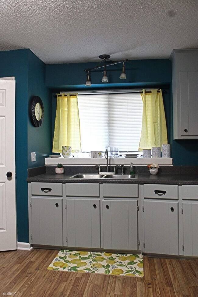 Foto del edificio - 2 br, 2.5 bath Condo - 155 Lionsgate Drive...