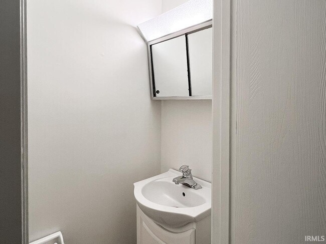 Foto del edificio - 513 E Graham Pl