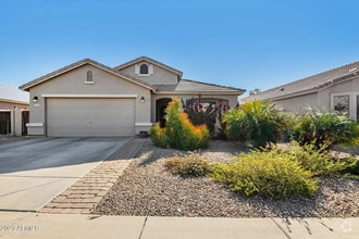Building Photo - 1537 E Alba Dr