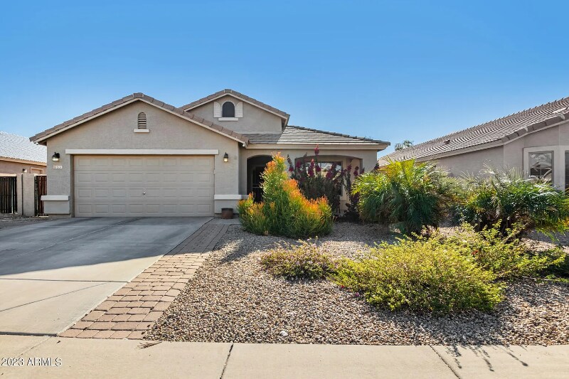 Foto principal - 1537 E Alba Dr