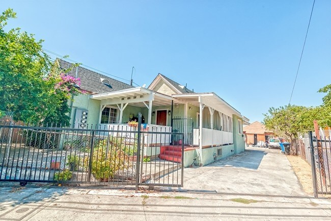 Building Photo - 2623 Barranca St