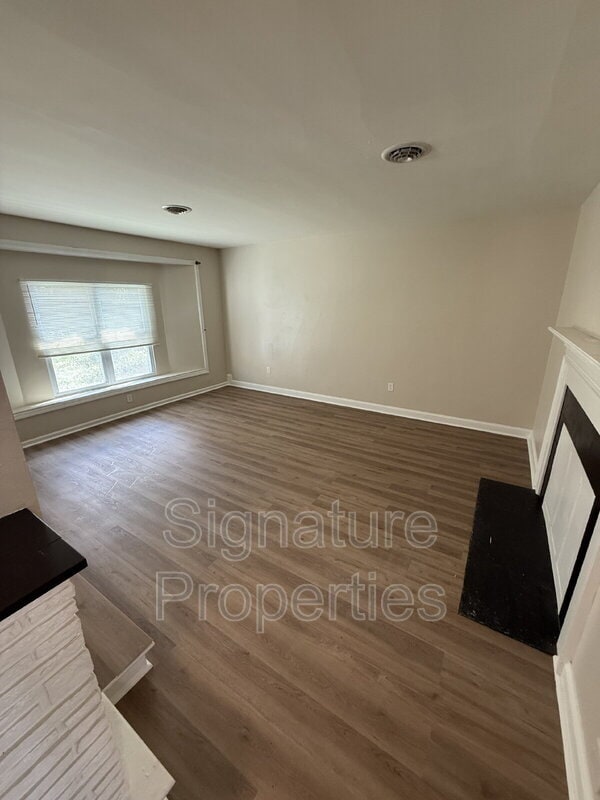 Foto del edificio - 5857 Northampton Blvd