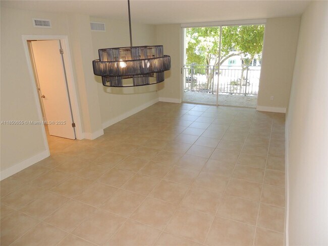 Foto del edificio - 777 NE 62nd St