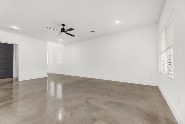 Foto del edificio - 3008 Alpha Wolf Ct