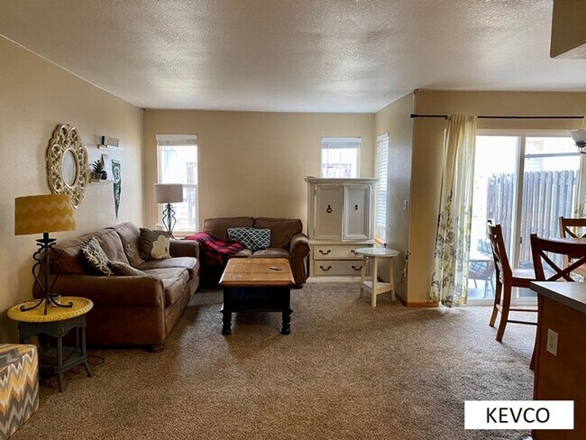 Foto del edificio - Perfect Townhouse for Roommates!