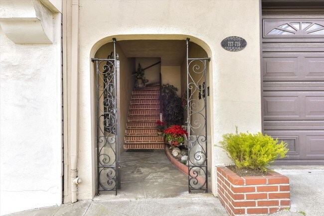 Foto del edificio - 715 30th Ave