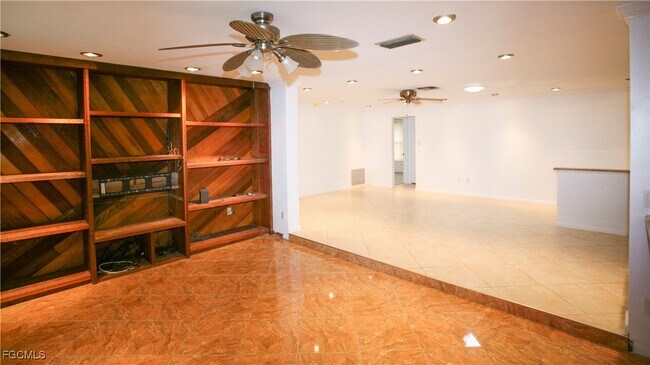 Foto del edificio - 1525 Covington Cir E