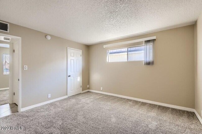 Foto del edificio - 1635 E Crescent Ave
