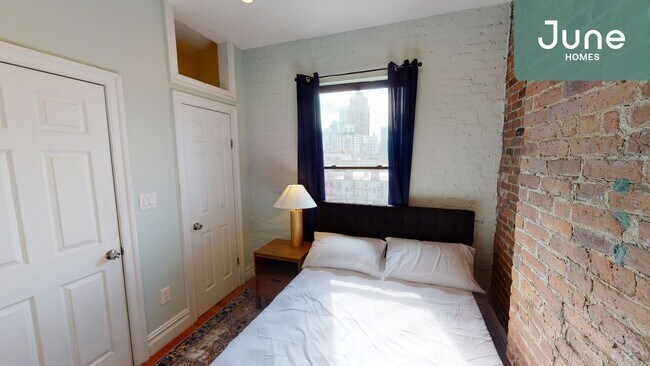Foto del edificio - ROOM ONLY in 2-bed/1.0-bath Home