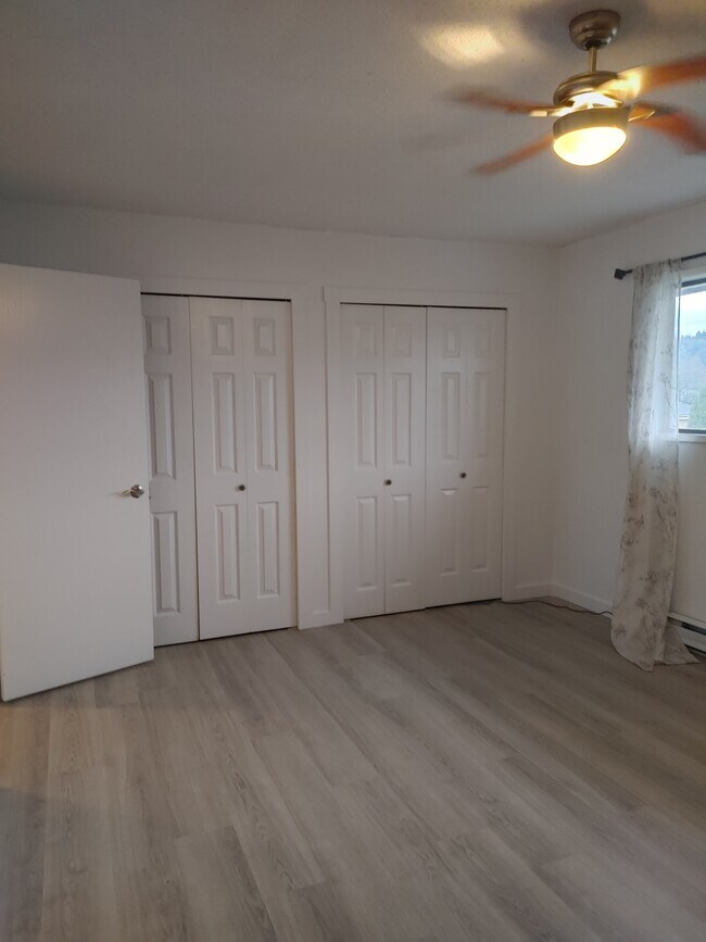 Photo du bâtiment - 9342-9342 Hazel St
