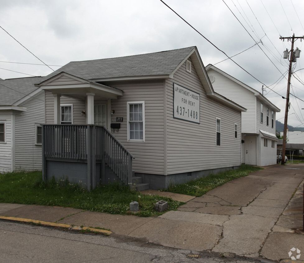 Primary Photo - 304 Monroe St