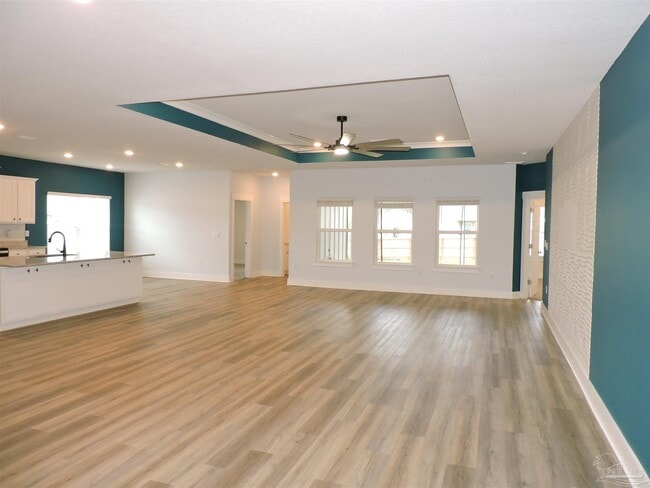 Building Photo - 10696 Davenport Lp