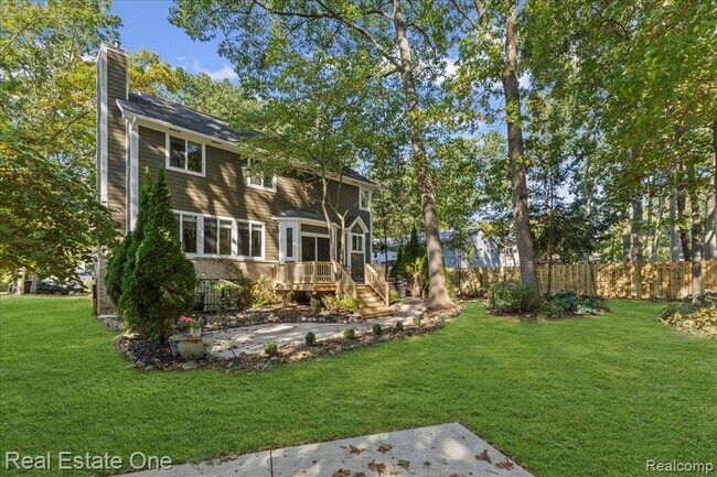 Building Photo - 2475 Horace St