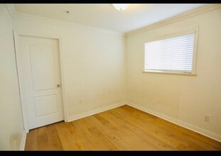 Building Photo - 7441 Victoria Dr