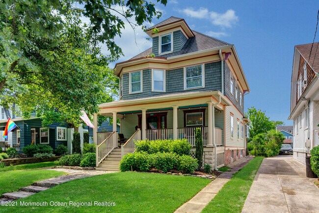 Building Photo - 1108 Sunset Ave