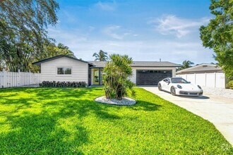 Building Photo - 3436 Manatee Dr SE