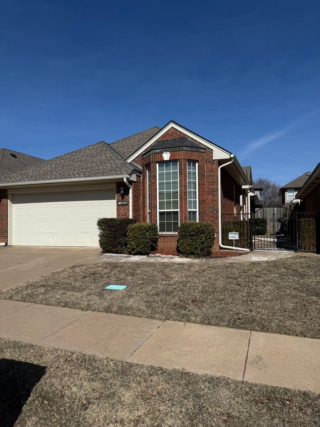 Foto principal - 3 bedroom patio home in west Norman