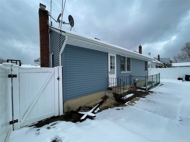 Building Photo - 9 Ferndale Dr