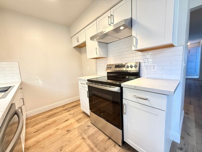 Building Photo - 6158 N Fresno St