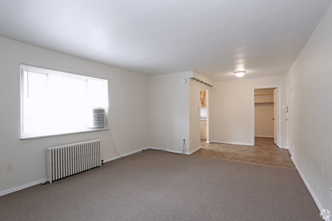 Building Photo - NORMANDY