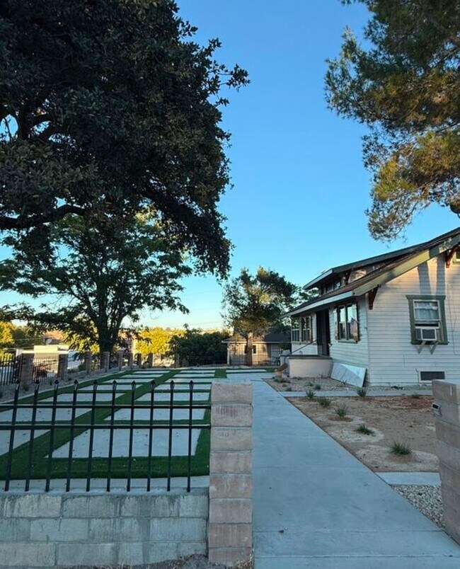 Foto del edificio - 2 bedroom 2 bath home close to downtown