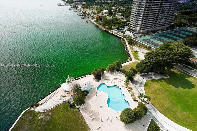 Foto del edificio - 11111 Biscayne Blvd